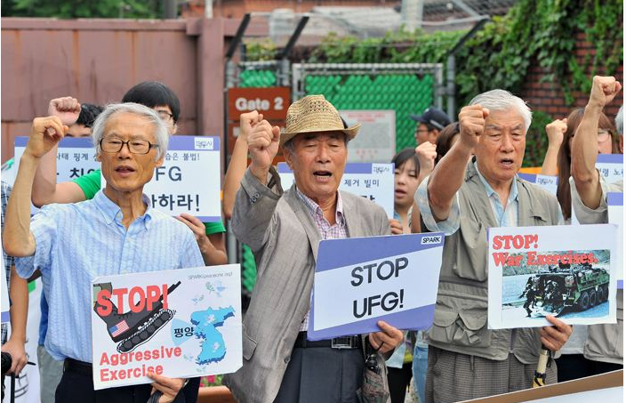 韩国民众抗议美国天价“保护费”